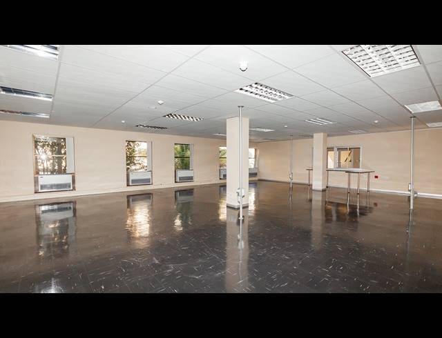 3,513M² OFFICE TO LET IN FERNDALE